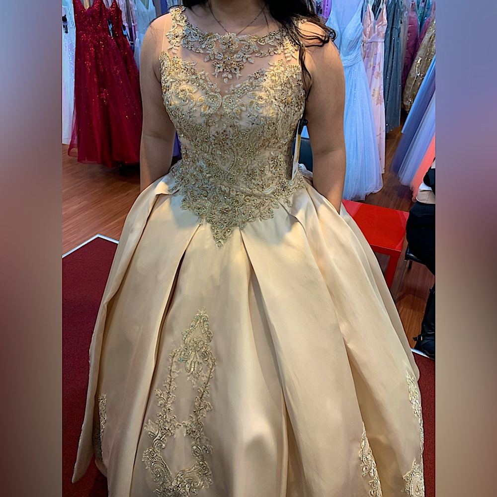 Size 10-12 champagne quince dress - Picture 1 of 4